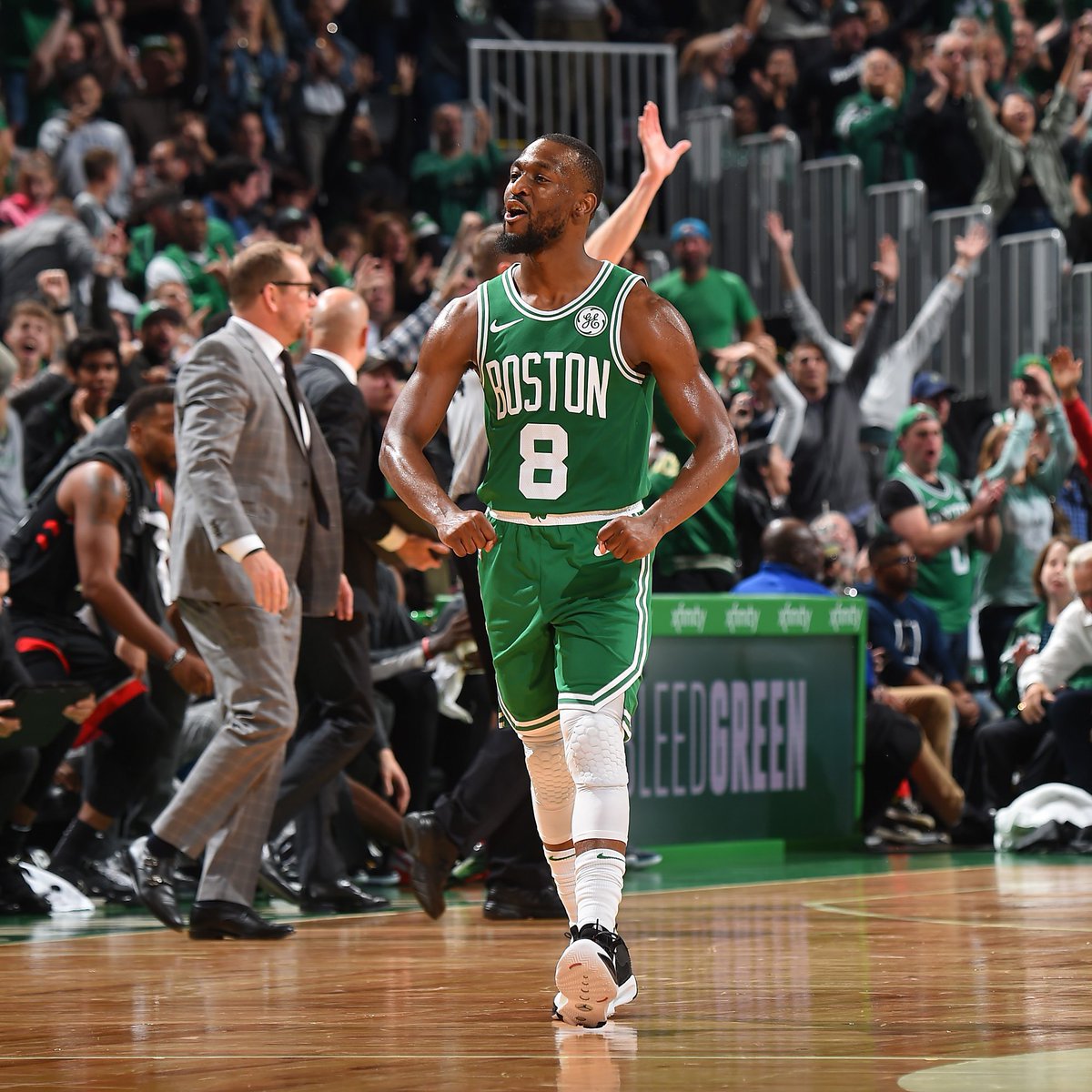 山东5-1三镇，卡扎双响失最佳射手，克雷桑破门，王大雷扑点（山东泰山5-1三镇：卡扎梅开二度仍失最佳射手，克雷桑破门，王大雷扑点）