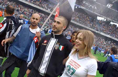 托普穆勒：巴萨各个位置都很强，弗里克是德国足球的一名大使（托普穆勒：巴萨全线实力雄厚，弗里克堪称德国足球大使）