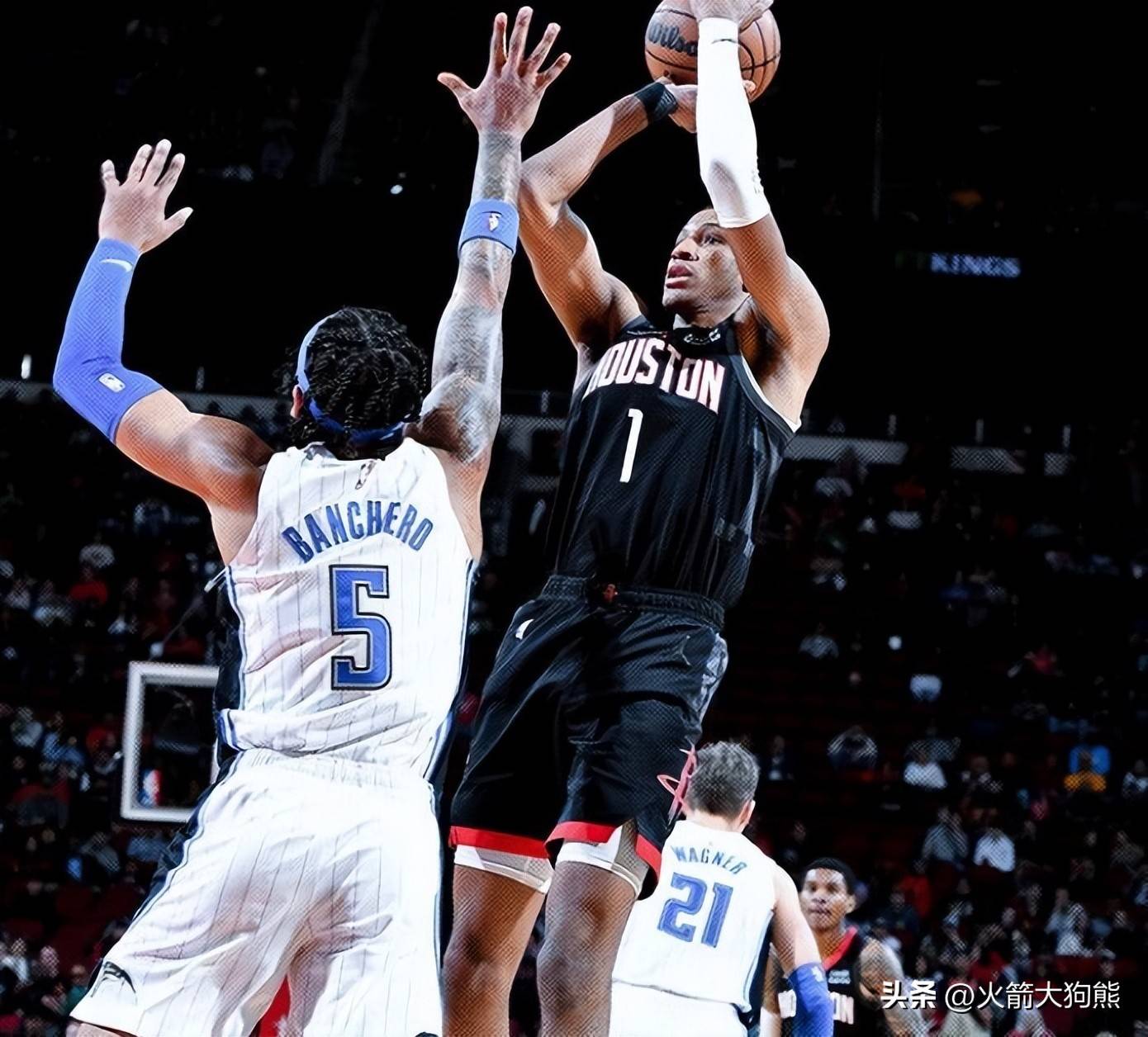 坎贝尔：我的速度不比范德芬慢，高速情况下我还能灵活移动（坎贝尔：速度不逊范德芬，高速奔跑我依旧灵活）