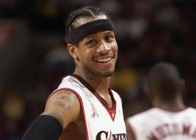 梅西终于发布澄清解释视频，毫无诚意再次惹怒球迷（梅西发布澄清视频，被质疑诚意不足再度激怒球迷）