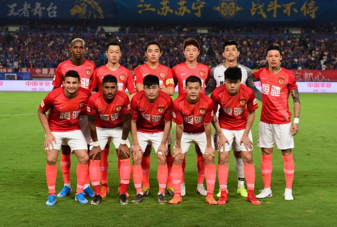 皇马官方更新球员伤情：马斯坦托诺已经恢复合练（皇马官方通报伤情进展：马斯坦托诺已回归合练）