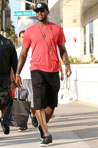 《在场外》视频栏目｜对话辽宁铁人：家乡、平常心和关于中超的明天（《在场外》对谈辽宁铁人：家乡情、平常心与中超的未来）