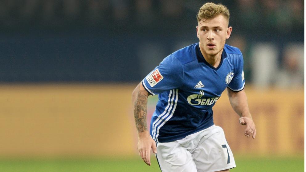 足球假动作心理博弈解析（足球假动作的心理攻防解读）