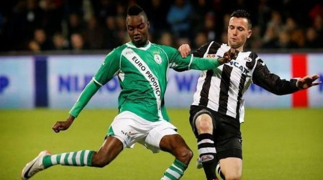 他严格控制 他严格控制