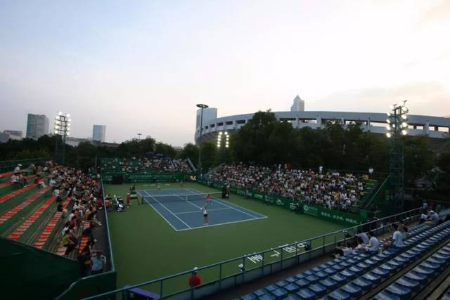 也稳居当晚 也稳居当晚